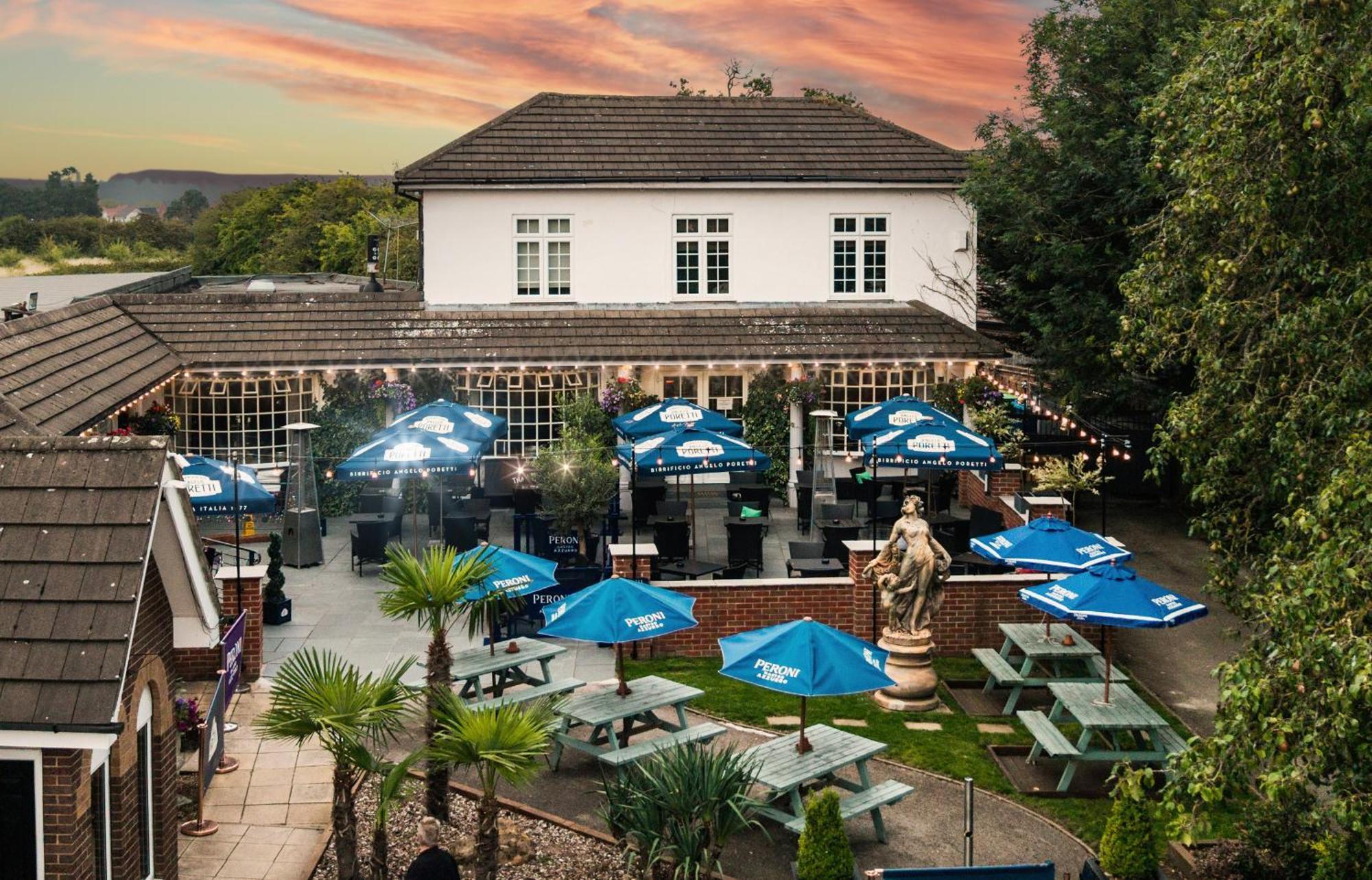 Where to Stay Near Barrow On Trent Club: 6 Family Hotels
