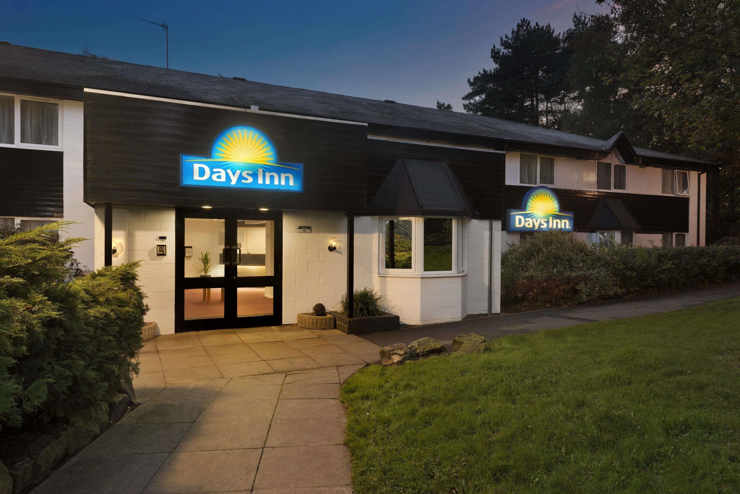 Where to Stay Near Basingstoke Canal Centre: 5 Exceptional Design Hotels