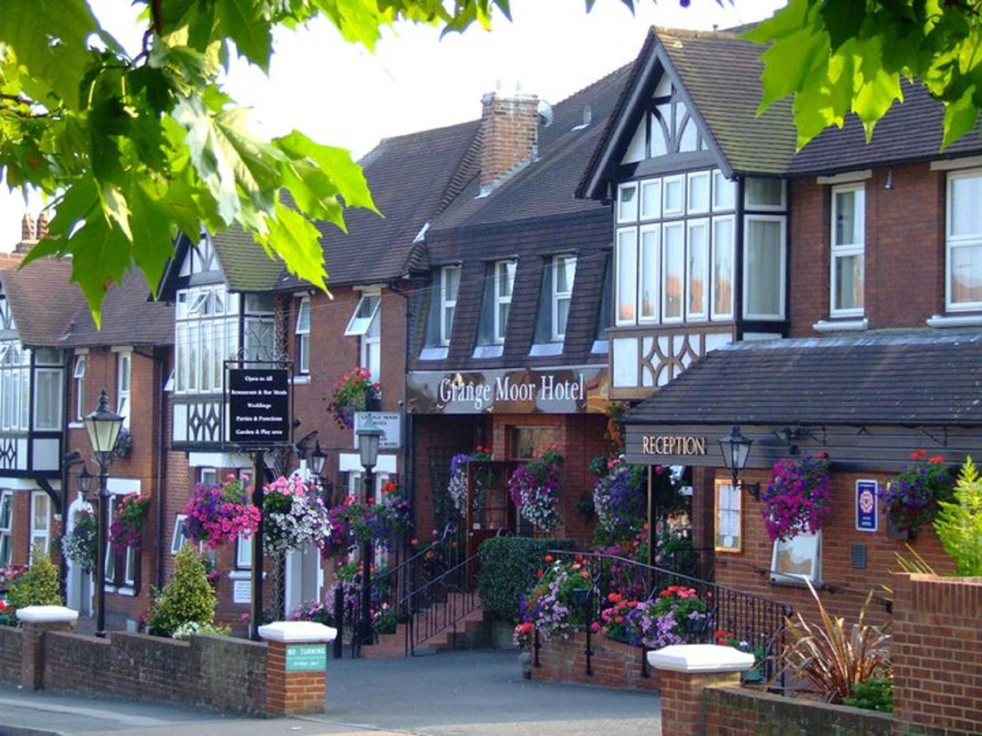 4 Family-Friendly Hotels Near Mote Park Worth Booking
