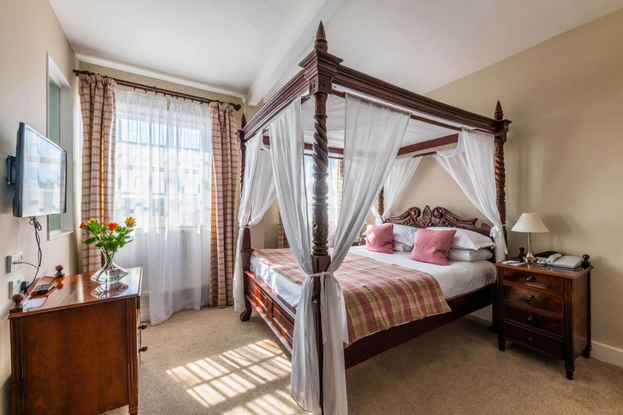 4 Family Hotels Close to Devon Guild of Craftsmen, Devon