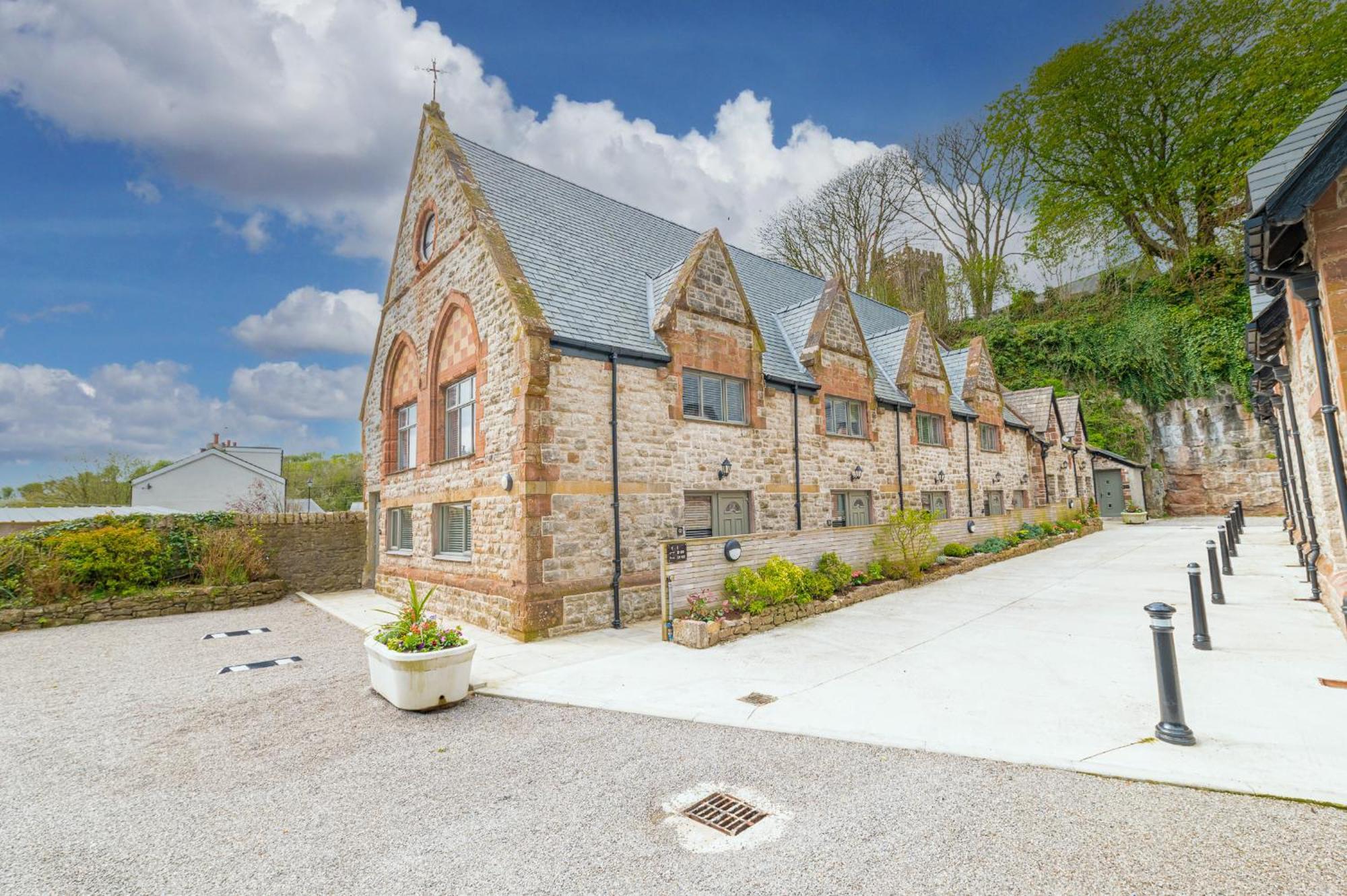 Where to Stay Near Sir John Barrow Monument: 5 Central Hotels