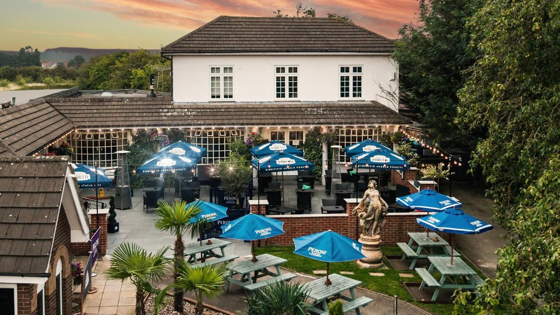 Where to Stay Near Barrow On Trent Club: 6 Family Hotels