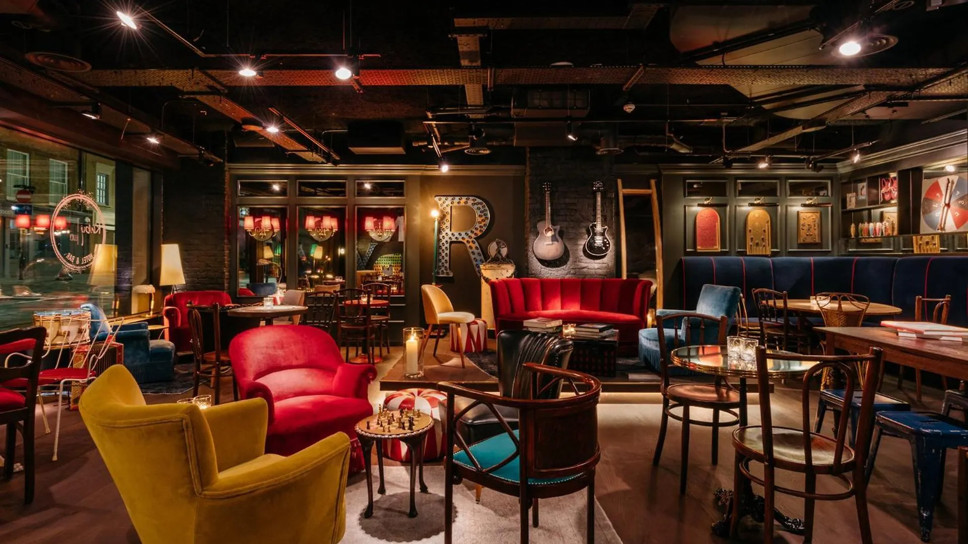 Staying Near Churchill War Rooms: 7 Family Hotels Compared