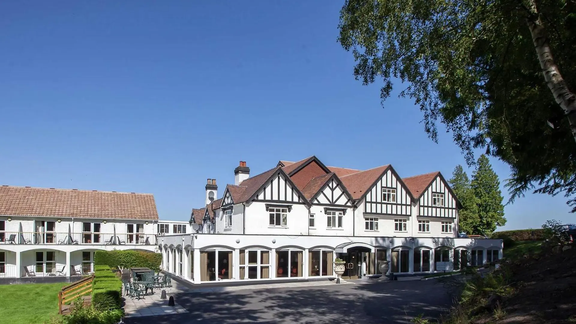 5 Smart Romantic Hotels Near Sunnycroft Worth Booking