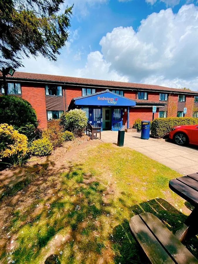 Staying Near Lyddington Bede House: 4 Couple Hotels Compared