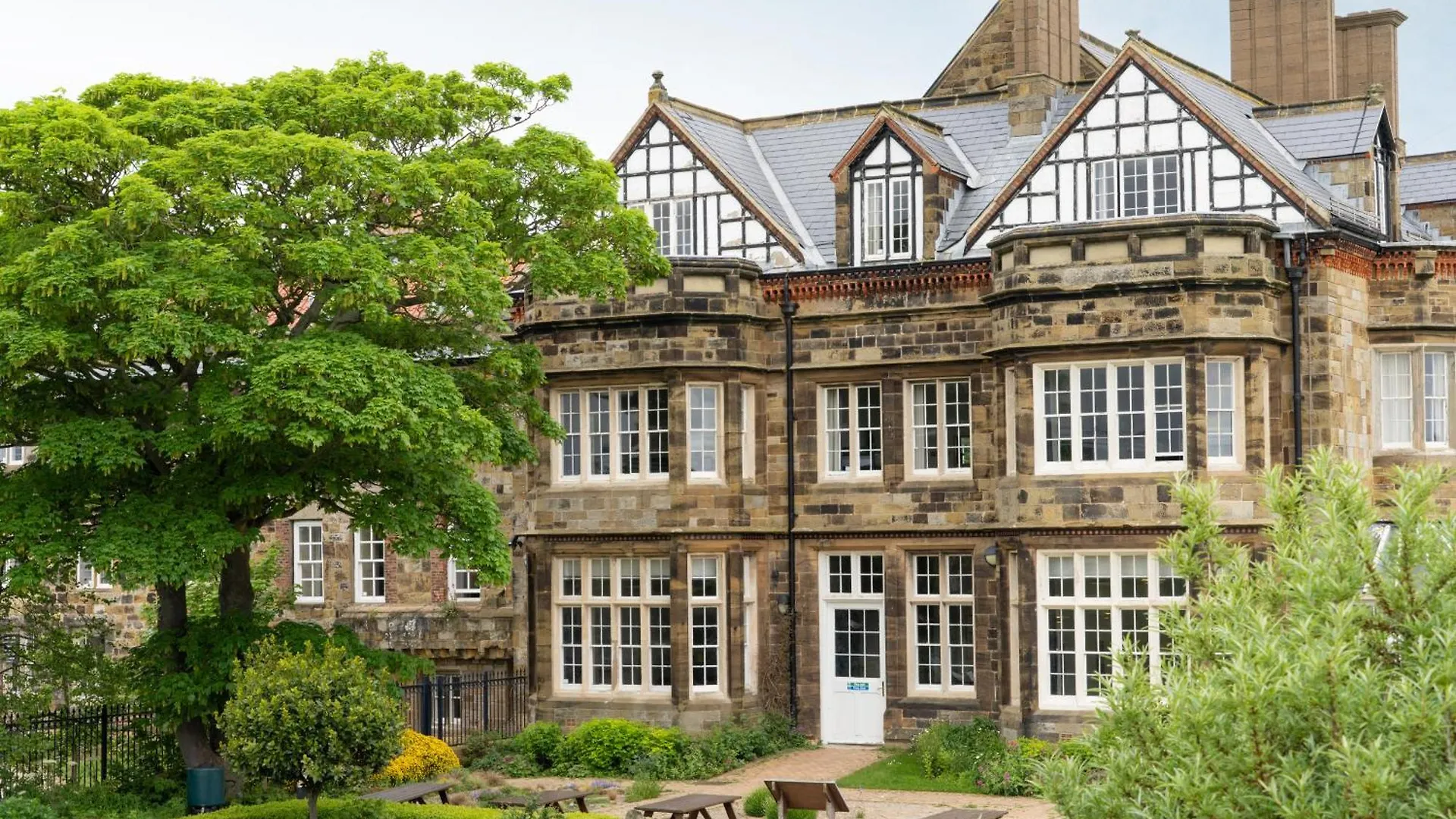 Where to Stay Near Whitby Lifeboat Museum: 5 Central Hotels Compared