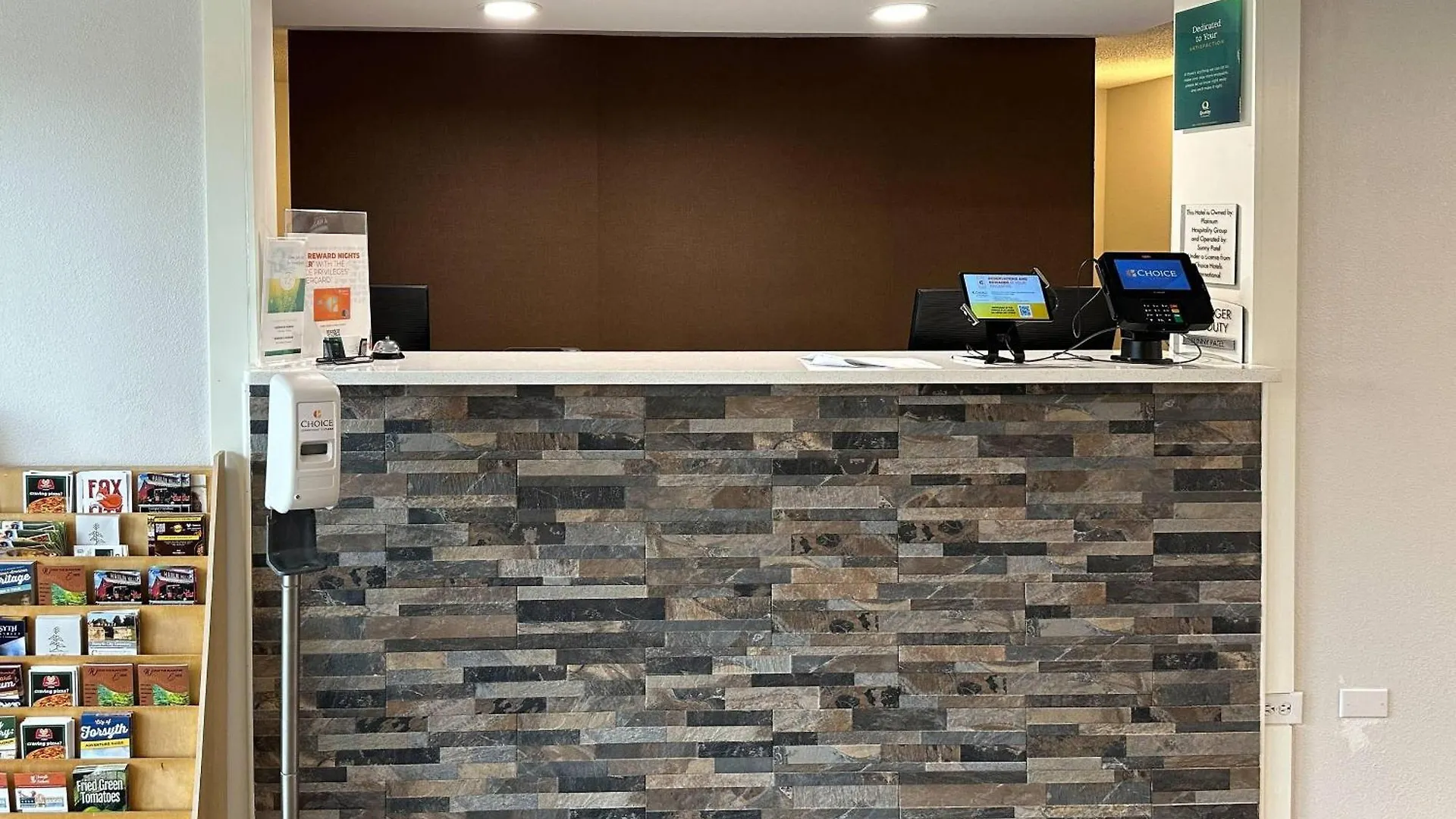 Staying in Georgia: 15 Hotels With Free WiFi Compared