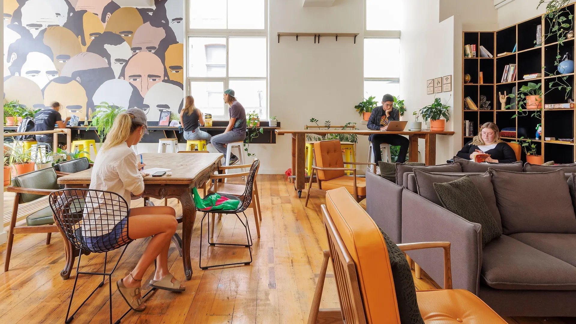 15 Best 4-Star Hotels in Melbourne CBD Worth Booking