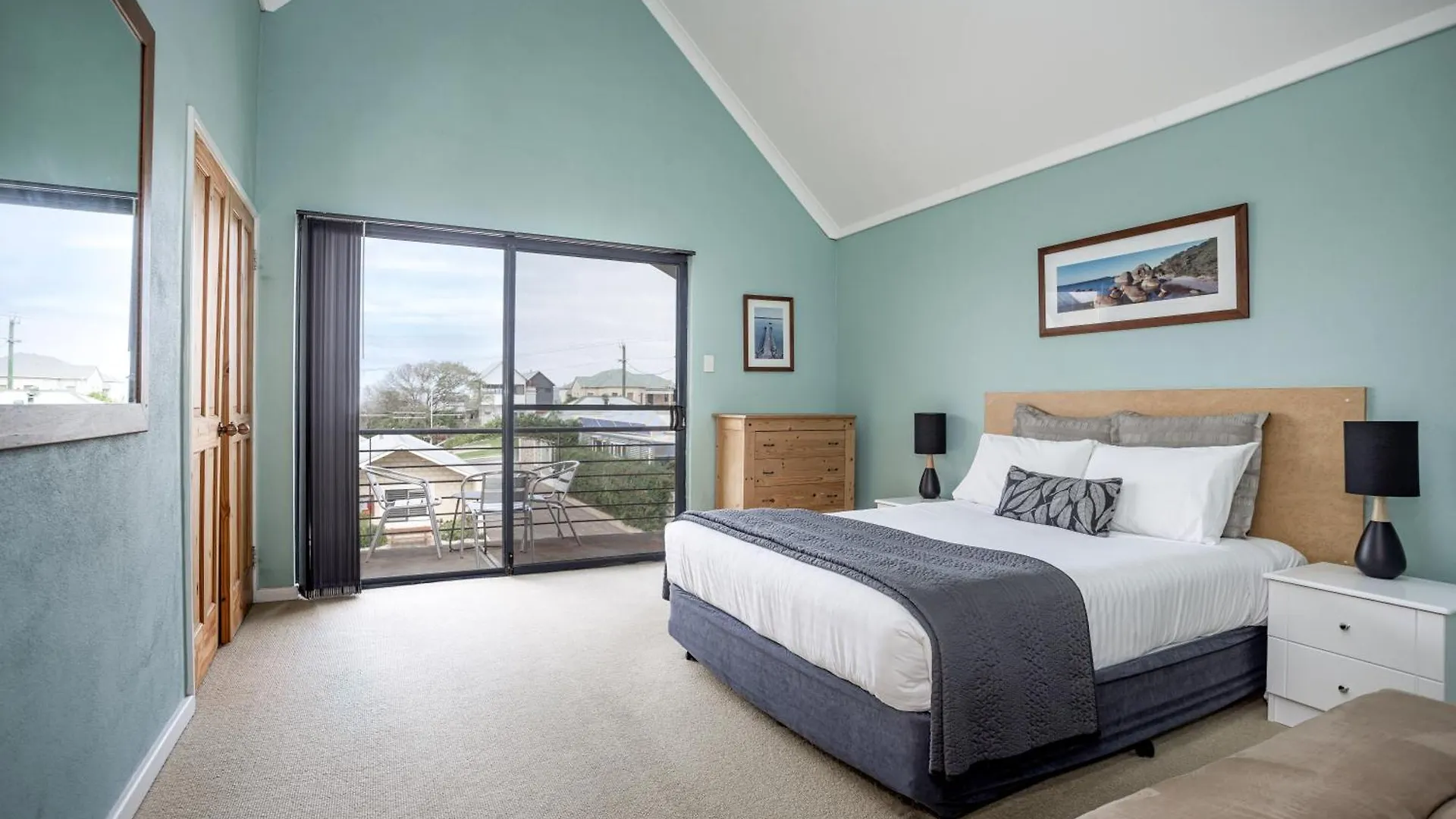 8 Central Albany Hotels Worth Booking Near Torndirrup National Park