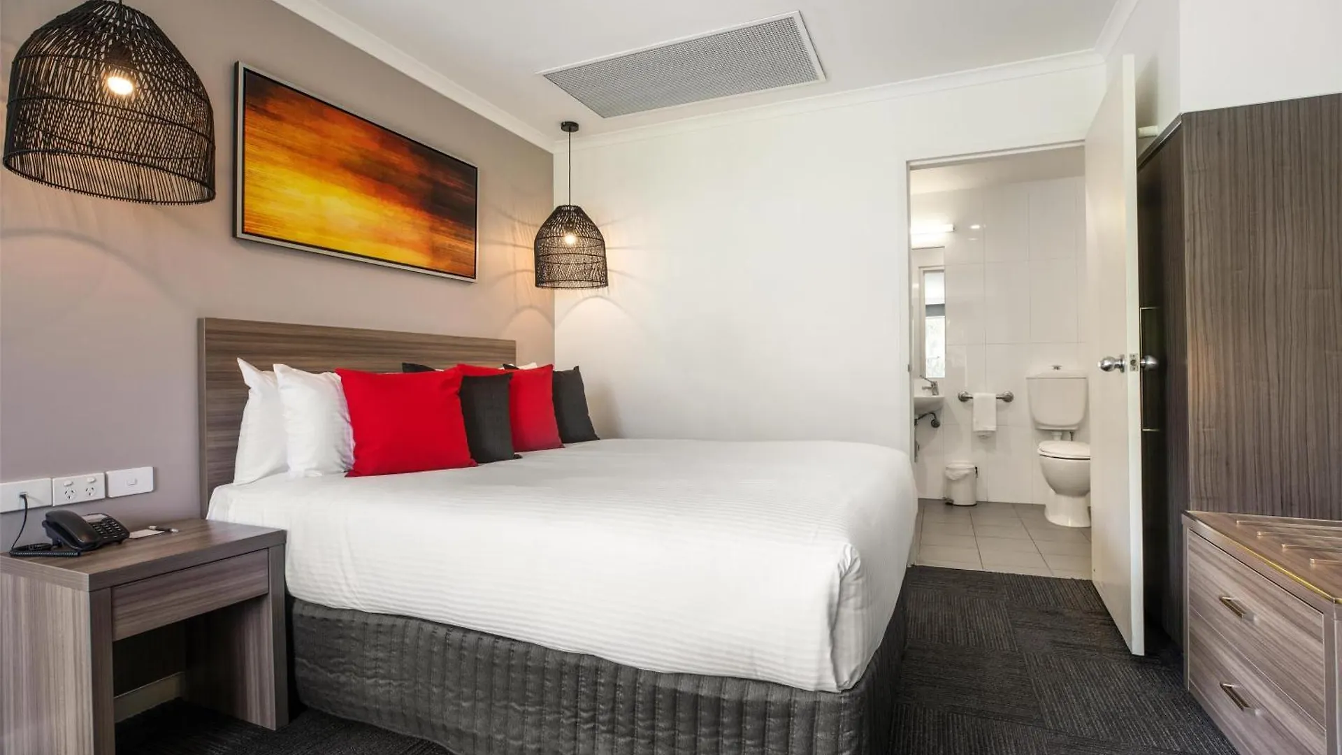 Staying Near Westfield Doncaster: 5 Family Hotels Compared