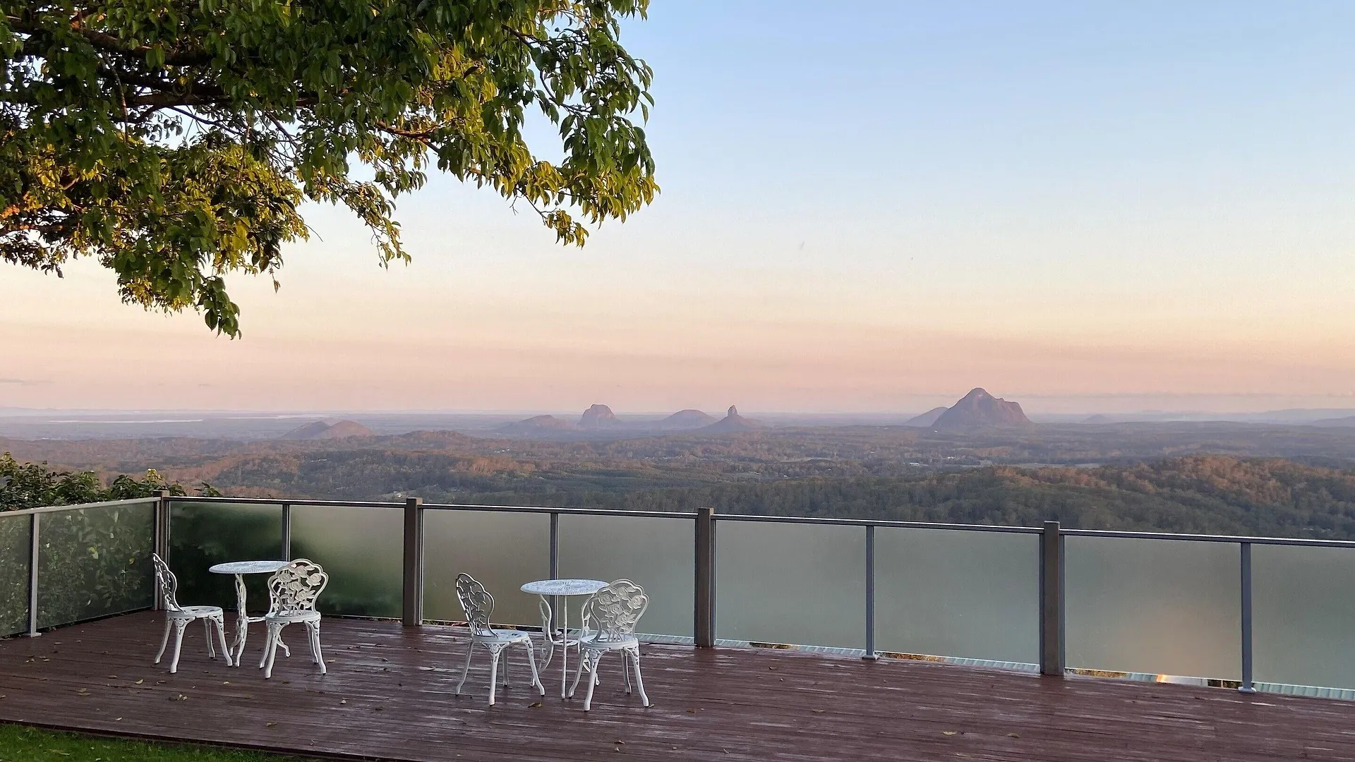 Where to Stay Near Maleny Botanic Gardens: 4 Hotels for Couples