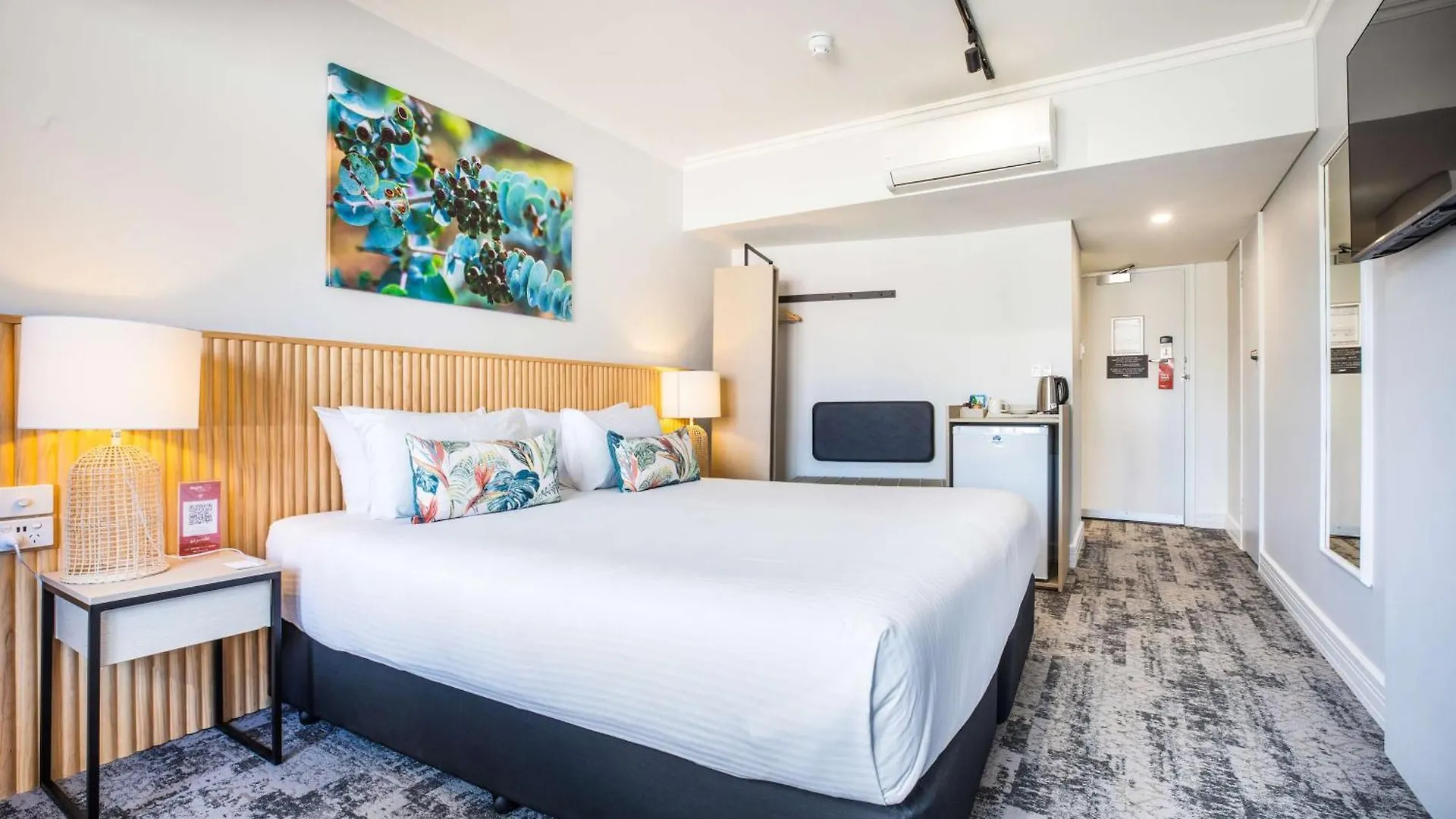 Staying Romantic in South Australia: 13 Hotels Compared