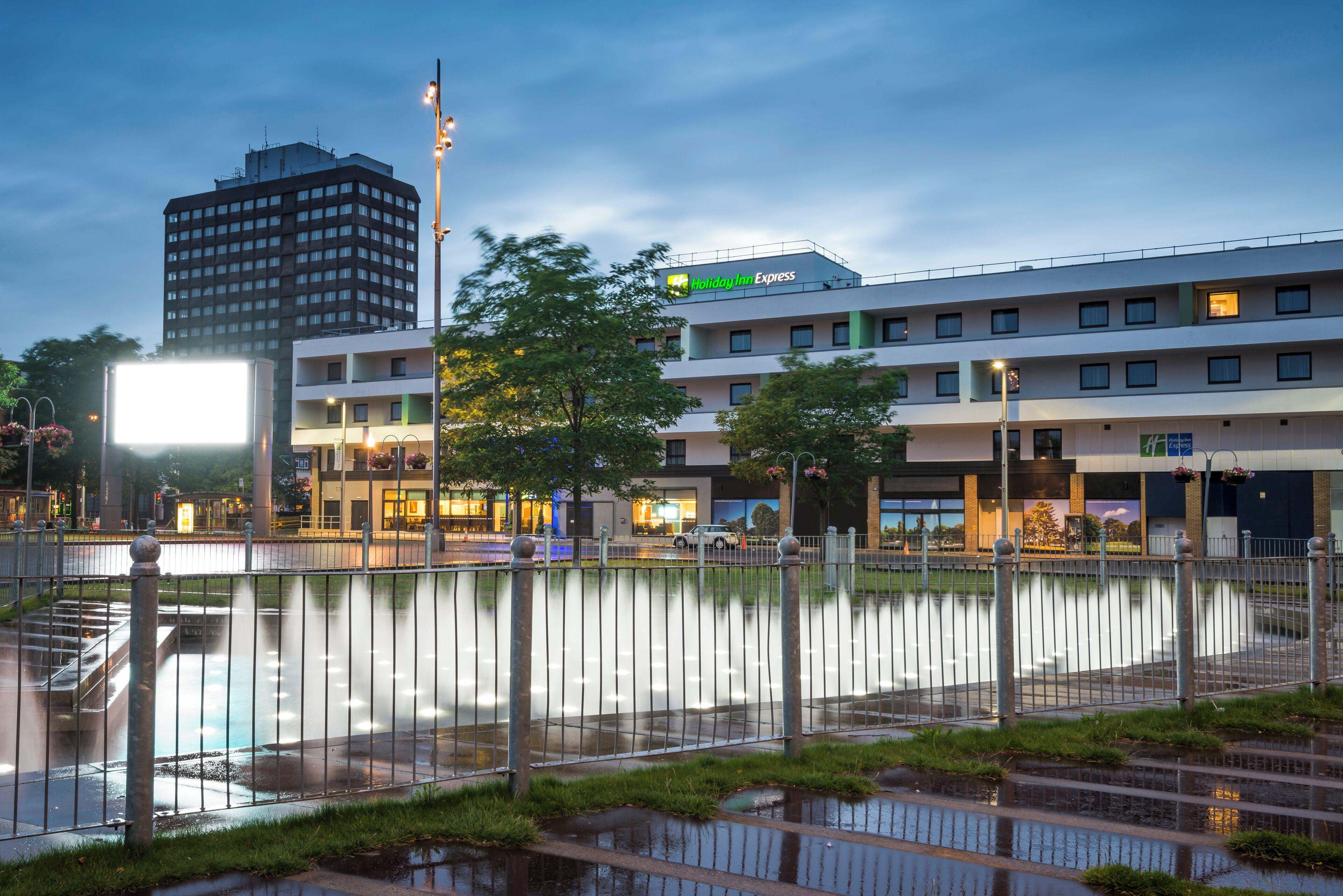 7 Budget Hotels Near Riverside Stadium Worth Booking