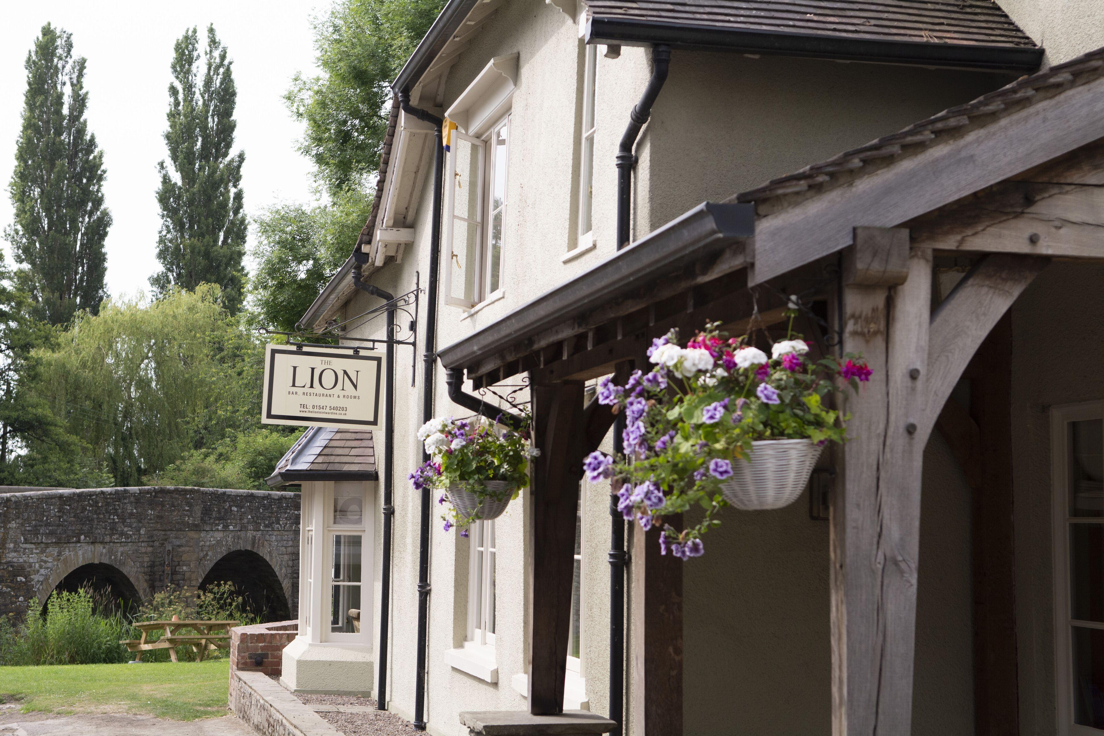 4 Hotels Near Stokesay Castle Worth Booking as a Couple
