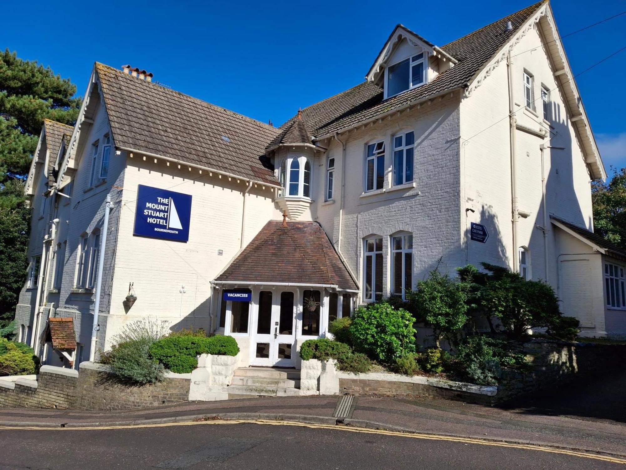 5 Jurassic Coast Beach Hotels That Deliver on the View