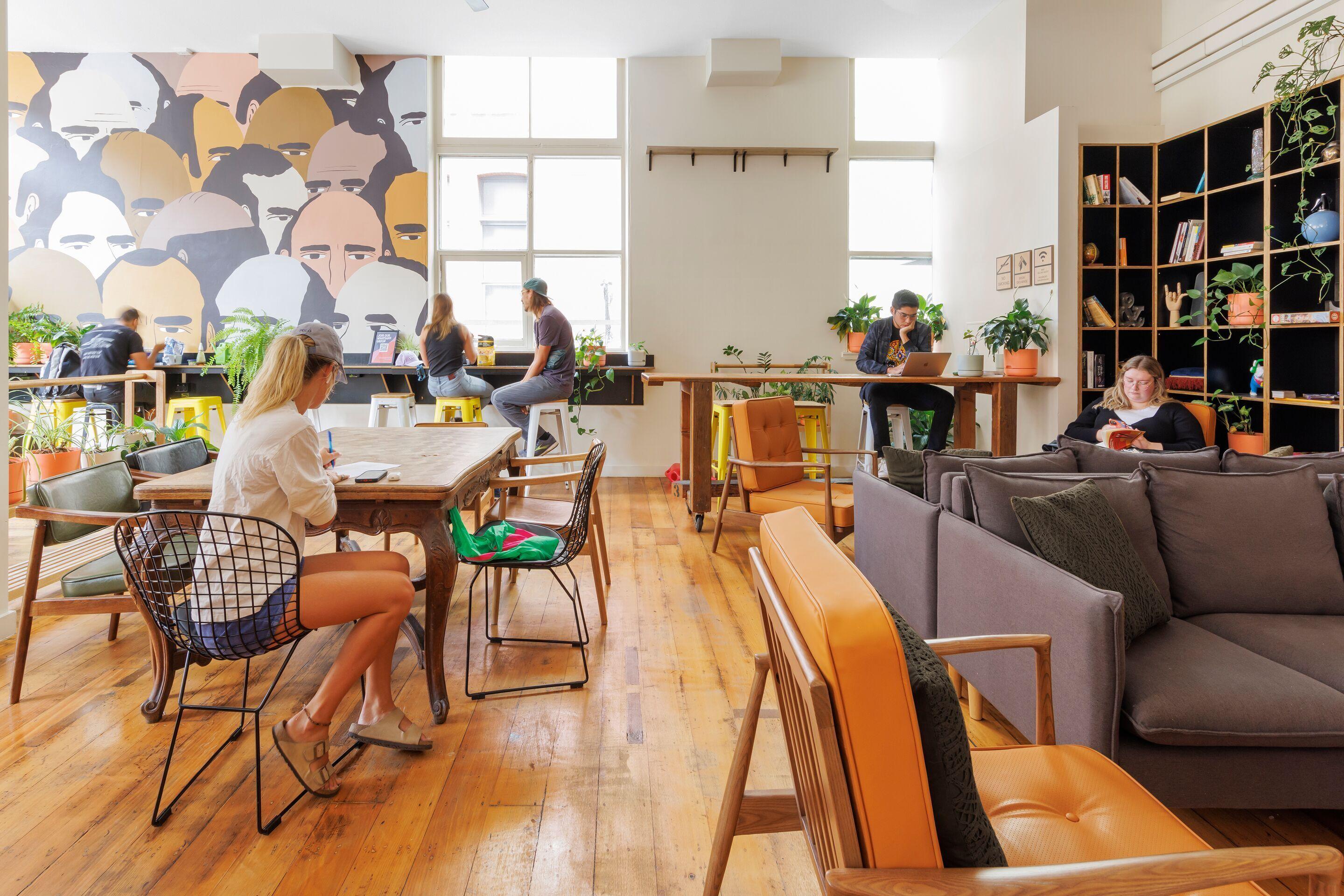 15 Best 4-Star Hotels in Melbourne CBD Worth Booking