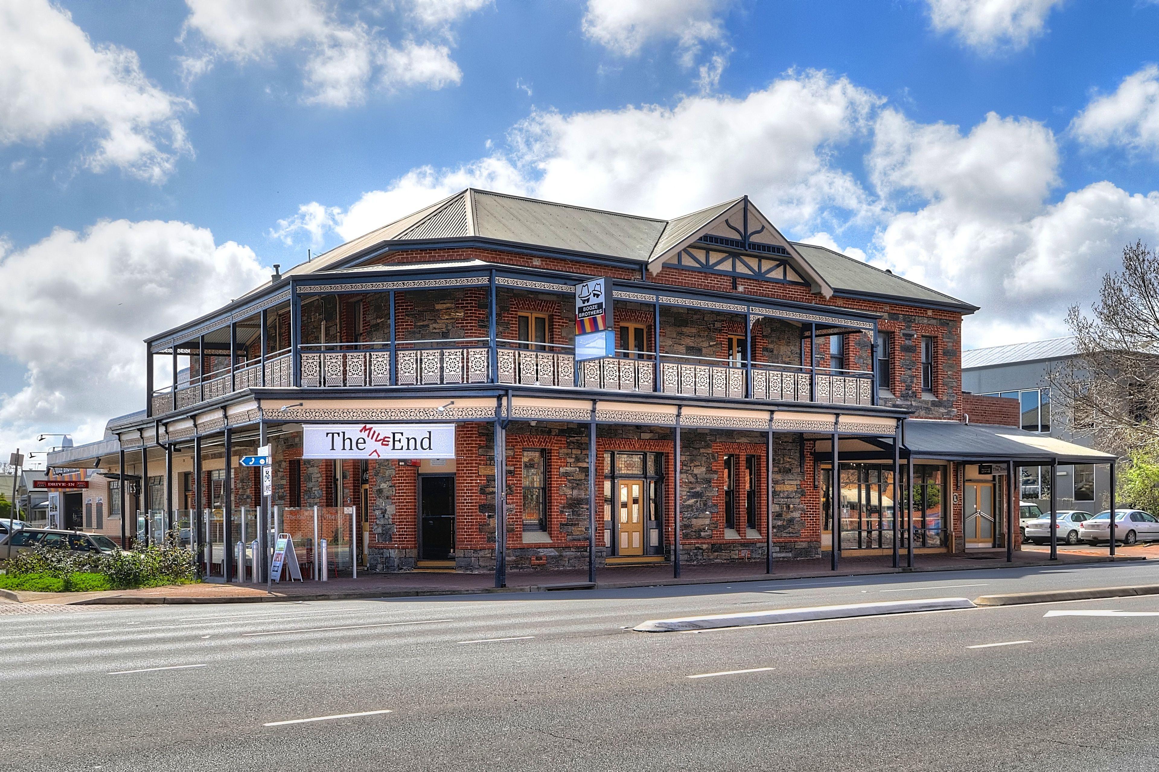 15 Airport Hotels Near Adelaide Town Hall Worth Booking