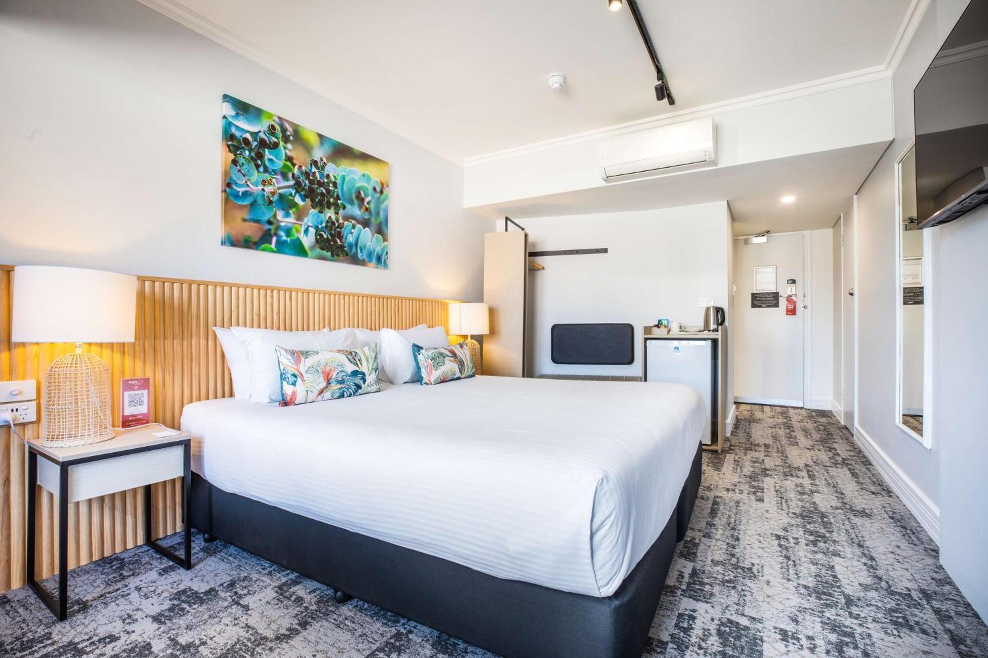 Staying Romantic in South Australia: 13 Hotels Compared
